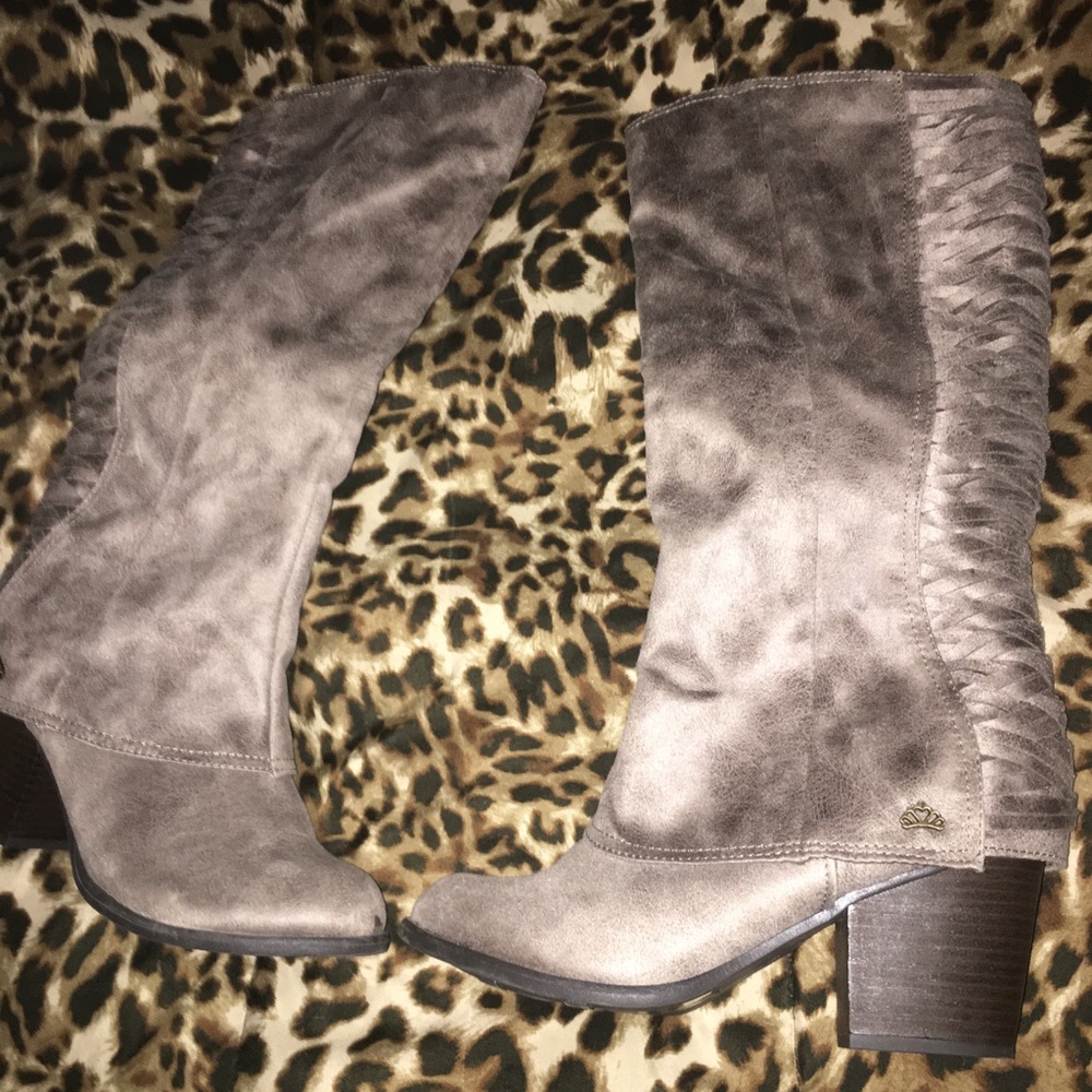 Fergie boots